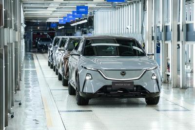 馬自達(dá)EZ-60雙喜臨門，榮膺“2025中國十佳車身”及“最佳材料獎(jiǎng)”